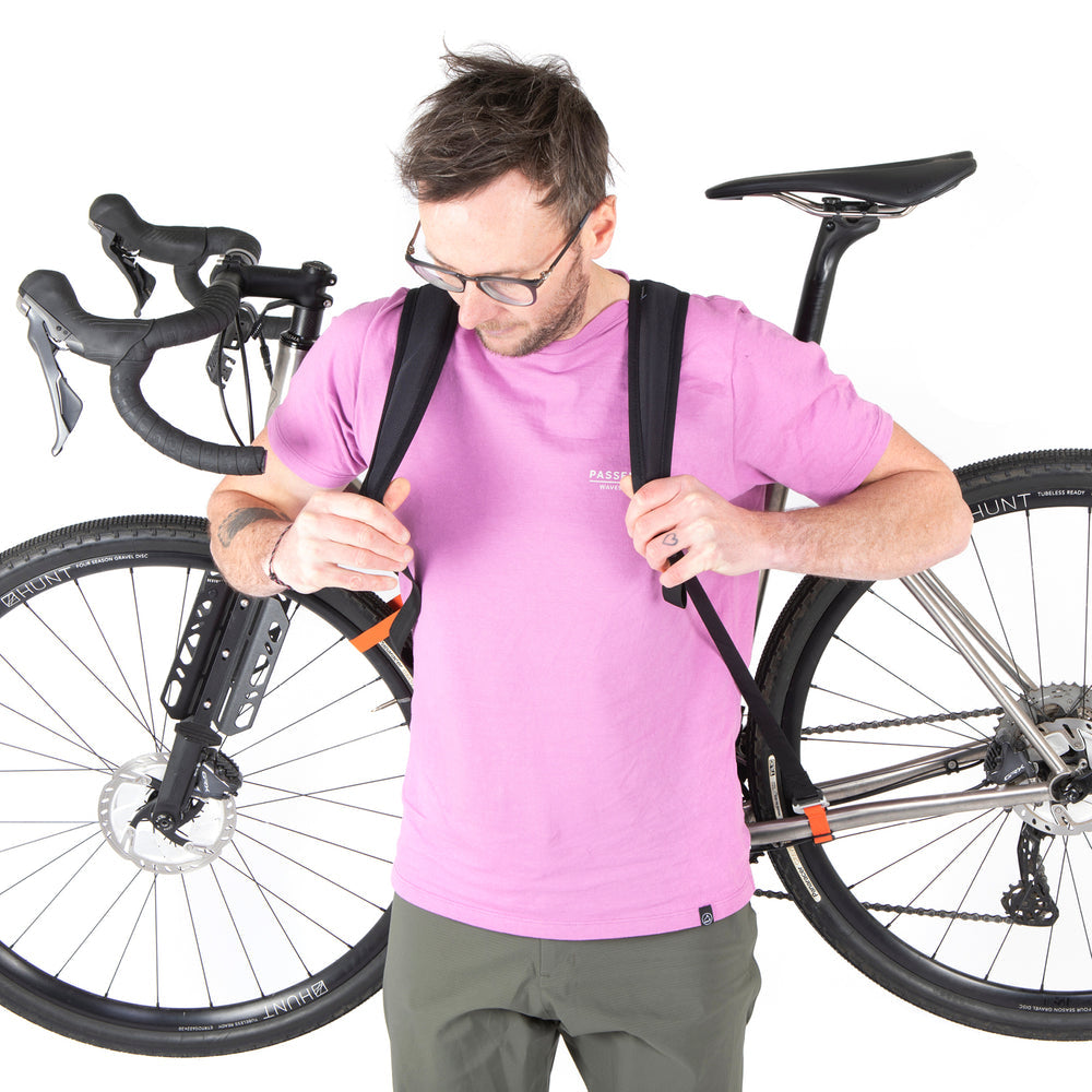 Restrap Hike A Bike Harness - valjaat pyörän kantamiseen