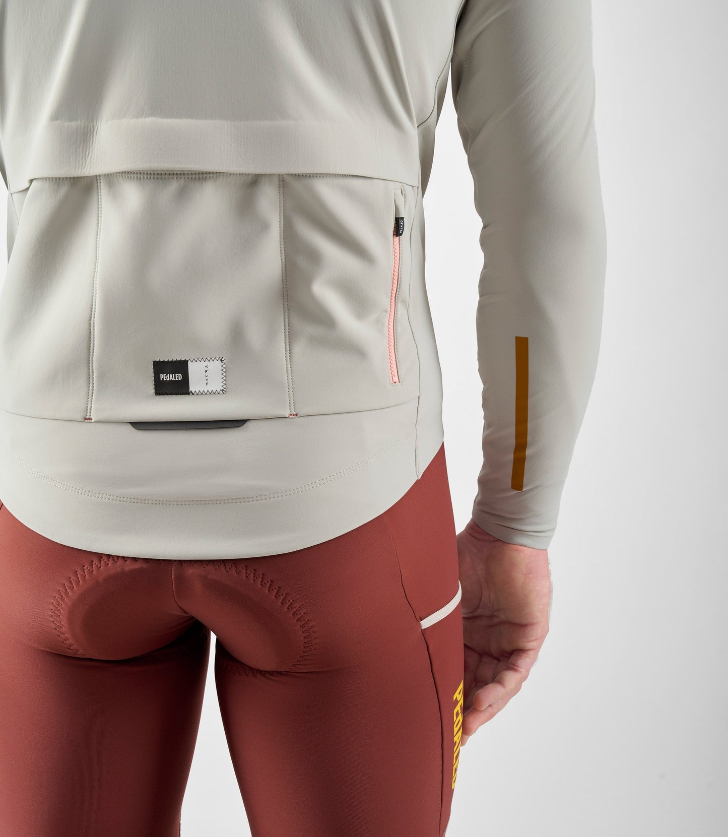 PEdALED ODYSSEY Waterproof Thermo Jacket Off White - vuorellinen sadetakki pyöräilyyn