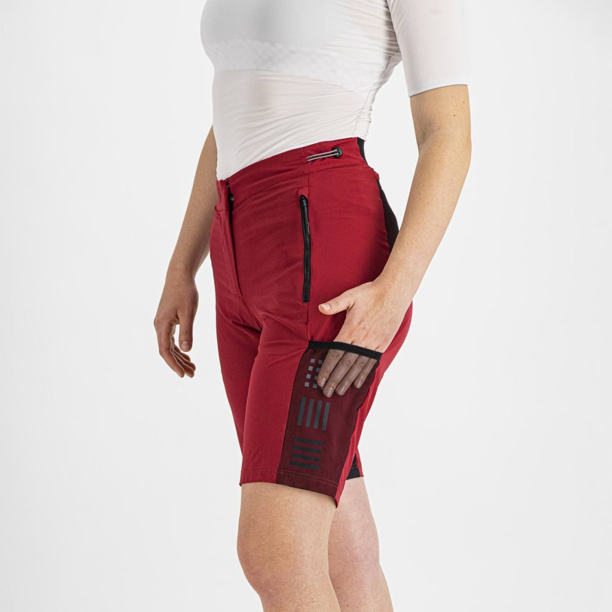 Sportful Supergiara W Overshorts - joustavat pyöräilyshortsit naisille