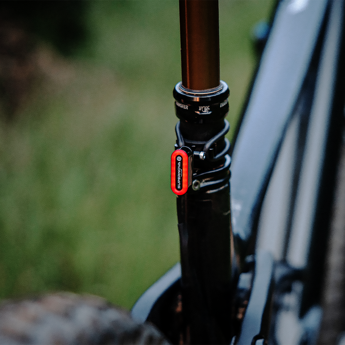 Supernova TL3 Mini rear light for dynamo - takavalo dynamolle 6V, satulaputkikiinnitys