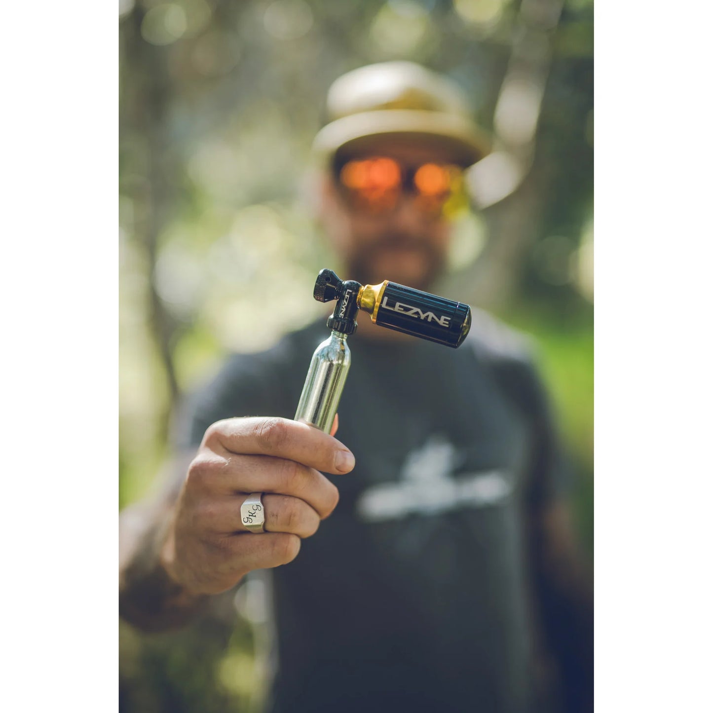 Lezyne Tubeless CO2 Blaster - paikkaussarja ja CO2-täyttöpää ilman patruunaa