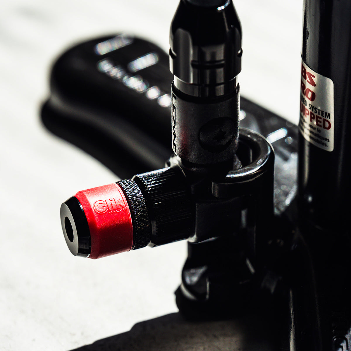 LEZYNE ABS-1 Pro Clik™ Chuck - adapteri Clik-venttiilille