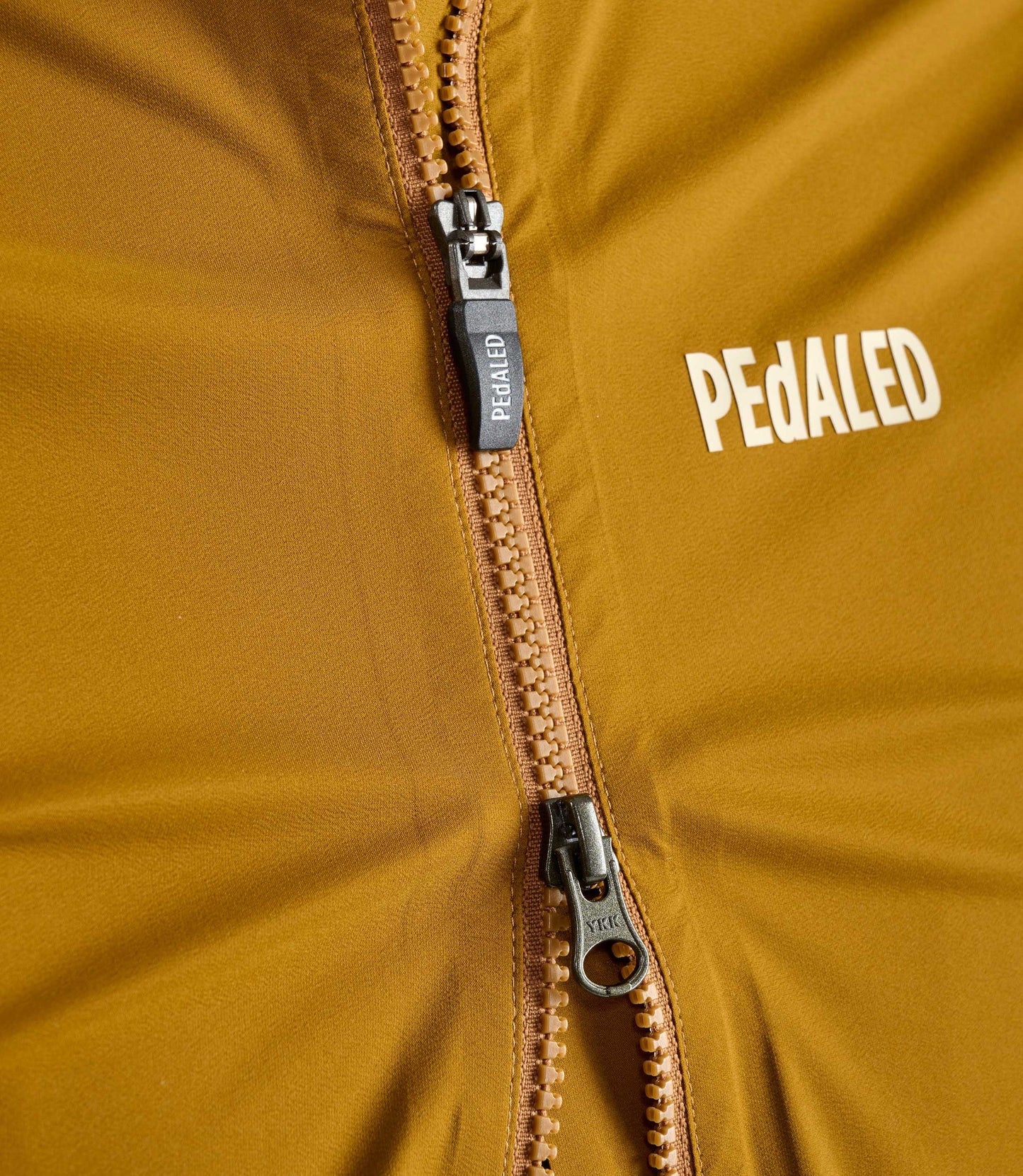 PEdALED Element Waterproof Jacket Mustard - vedenpitävä pyöräilytakki