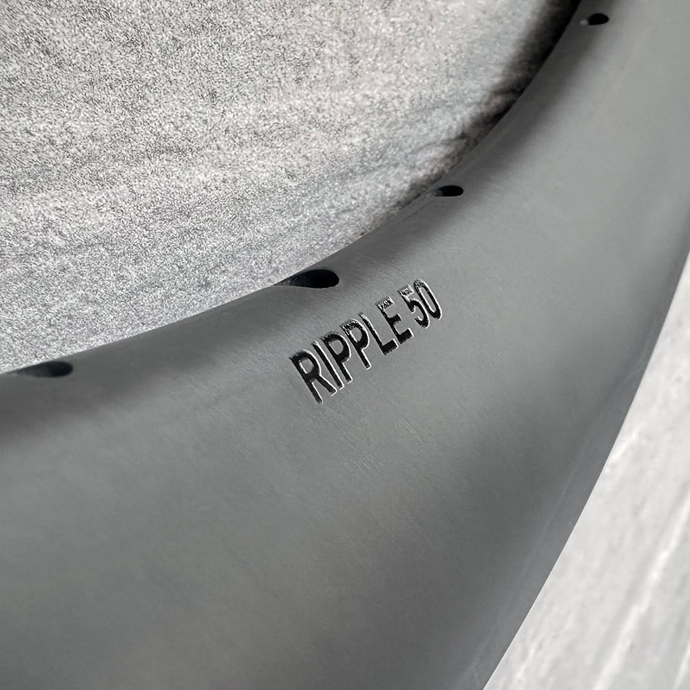 Nextie Ripple 50 Wavy-lines hiilikuitukehä, UD matta